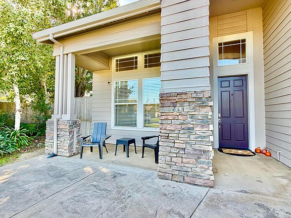 3rd image of 2652 Magnolia Ct