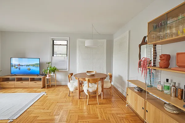 Sold by Compass | media 4