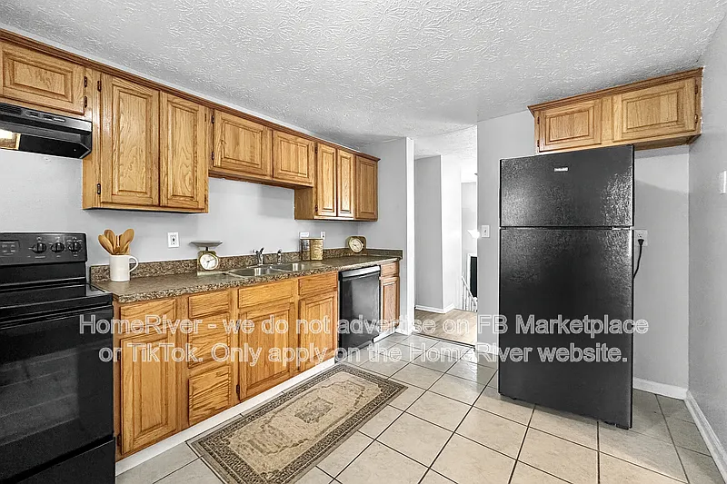 4 bed, 2.5 bath, 1454 sqft, $1,815 — Photo 4