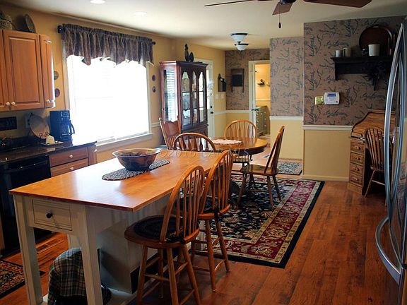 04 - Kitchen - View B