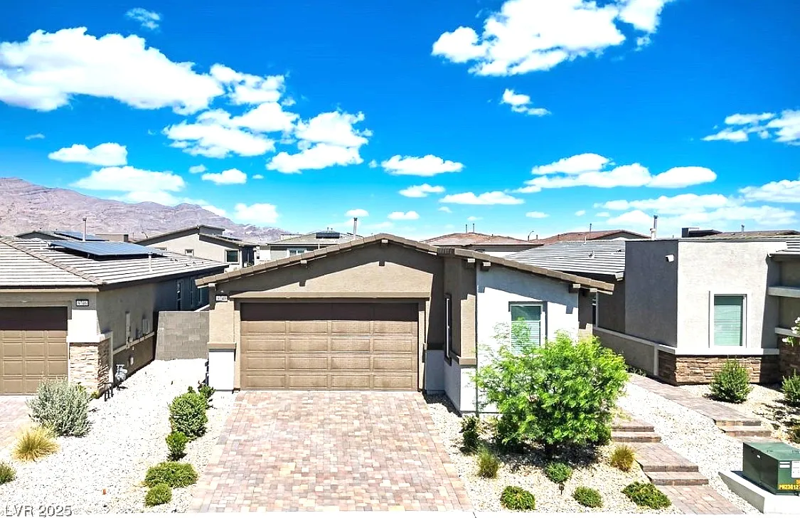9740 Redwood Cascade St — Photo 1