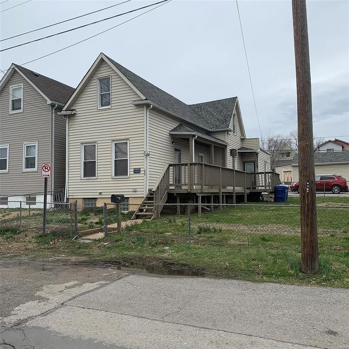 903 Dammert Ave photo 1