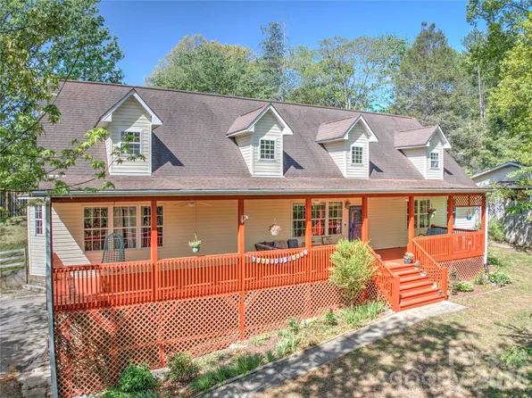 64 Wyoming Rd, Asheville, NC 28803
