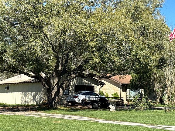 3rd image of 123 Jefferson Ln
