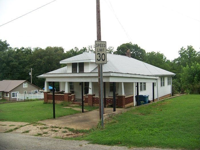 1st image of 805 Pine St