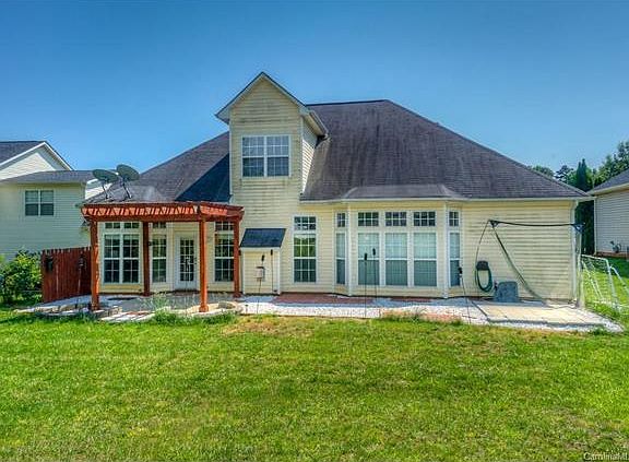 2nd image of 2832 Oakglade Ct