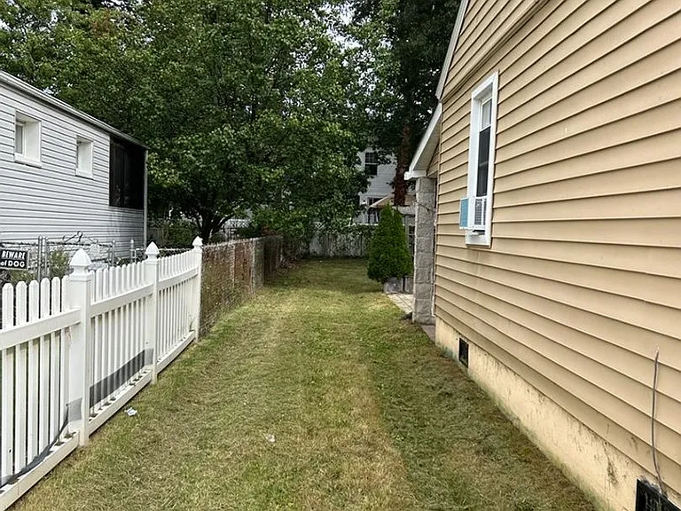 547 Munroe Cir — Photo 27