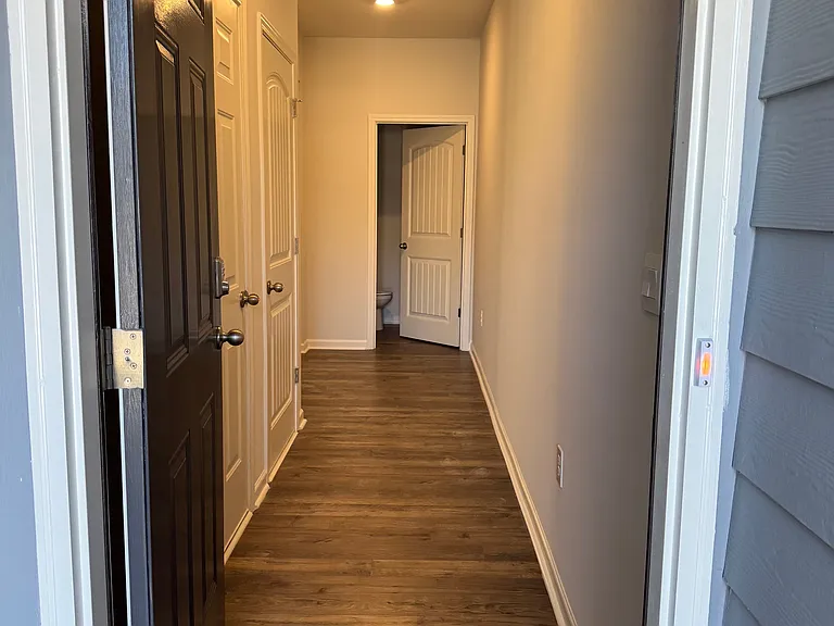 567 Stoneybrook Dr — Photo 4