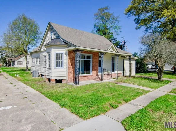 120 Chetimatches St, Donaldsonville, LA 70346