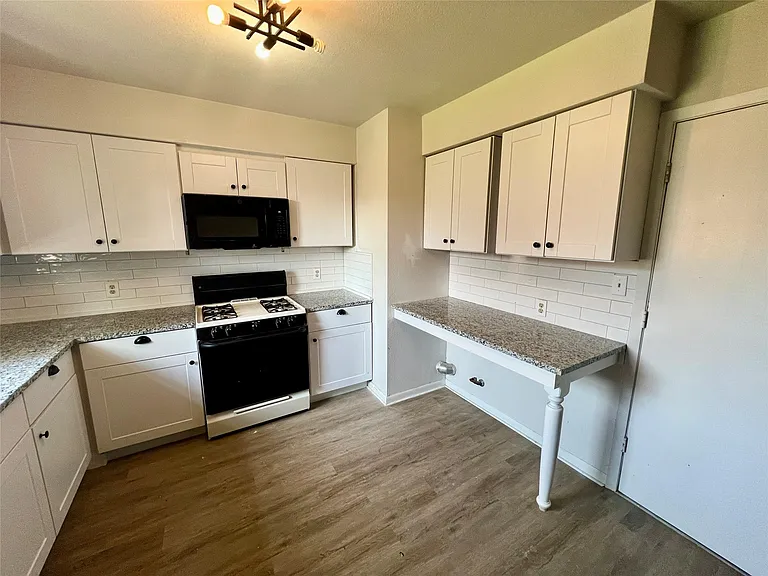 2212 Rifle Bend Dr — Photo 9