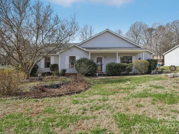 3317 Green Meadow Dr, Charlotte, NC 28269