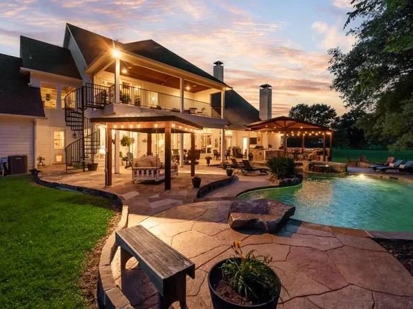 2880 County Road 249, Poetry, TX 75160