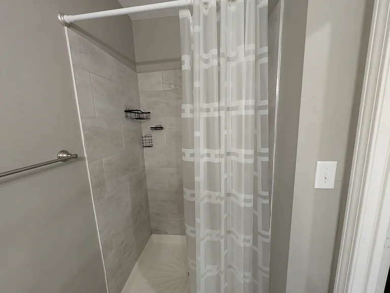 205 W Breckinridge St #1 — Photo 3