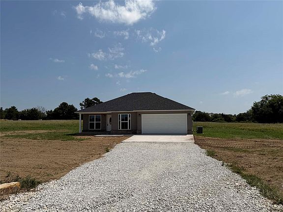 5th image of 186 Stella Ct