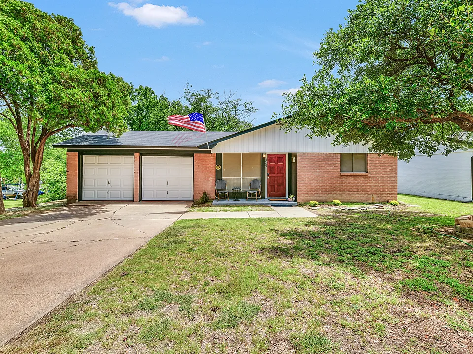 1009 Meadow Park Dr