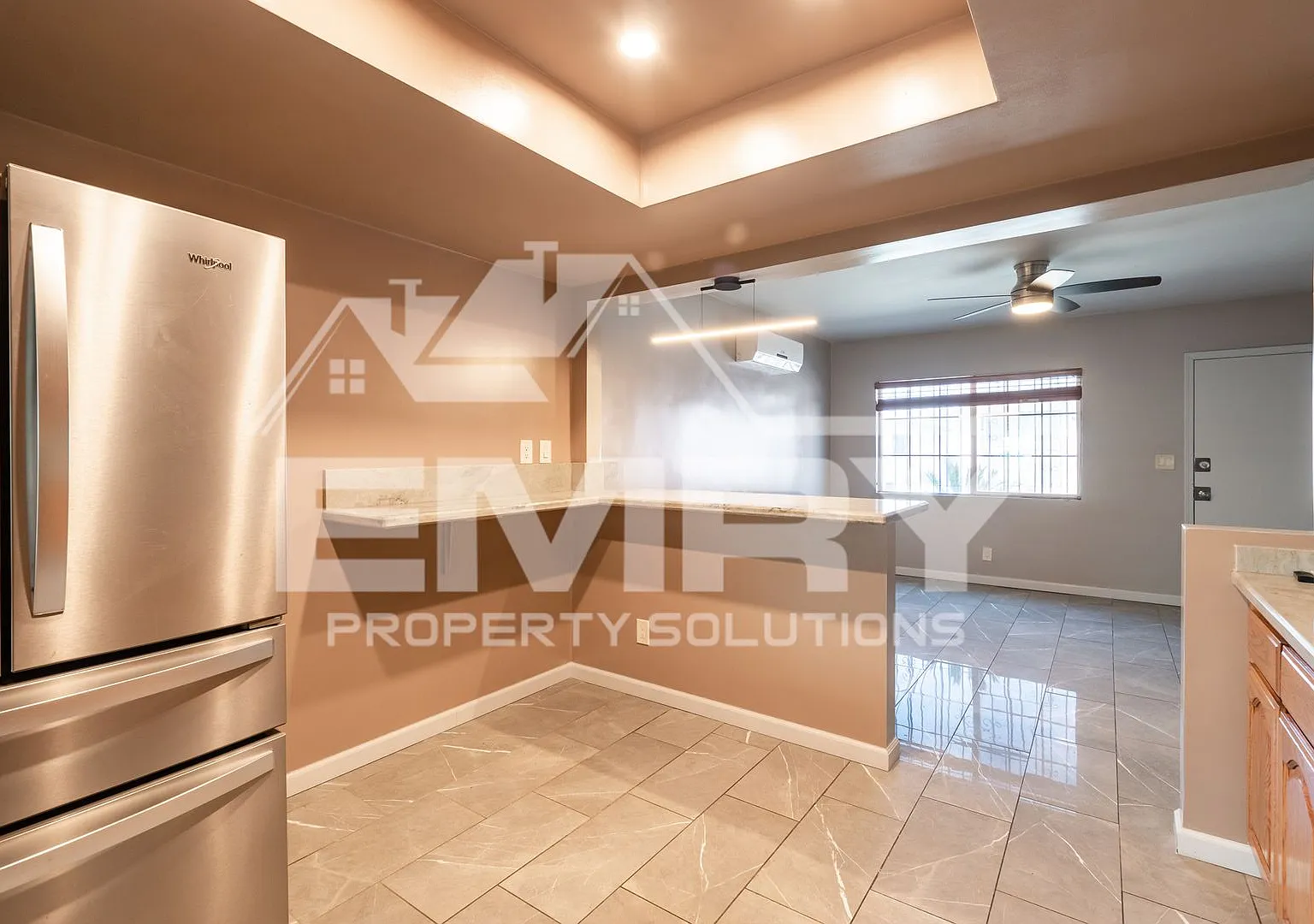 Fully Renovated 2 Bed 1 Bath for Rent in Cudahy Parking Included — Photo 4