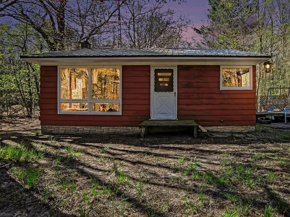 8303 Meinert Rd, Montague, MI 49437