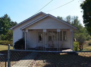 136 Sunrise Ave, Crab Orchard, WV 25827