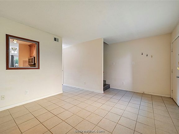 3rd image of 1900 Dartmouth St APT A5