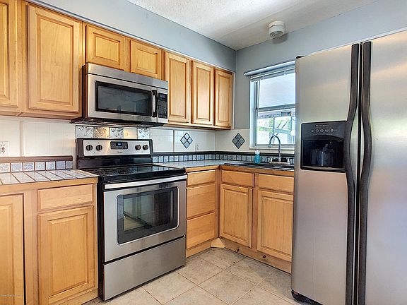 4th image of 2315 Monty Ln