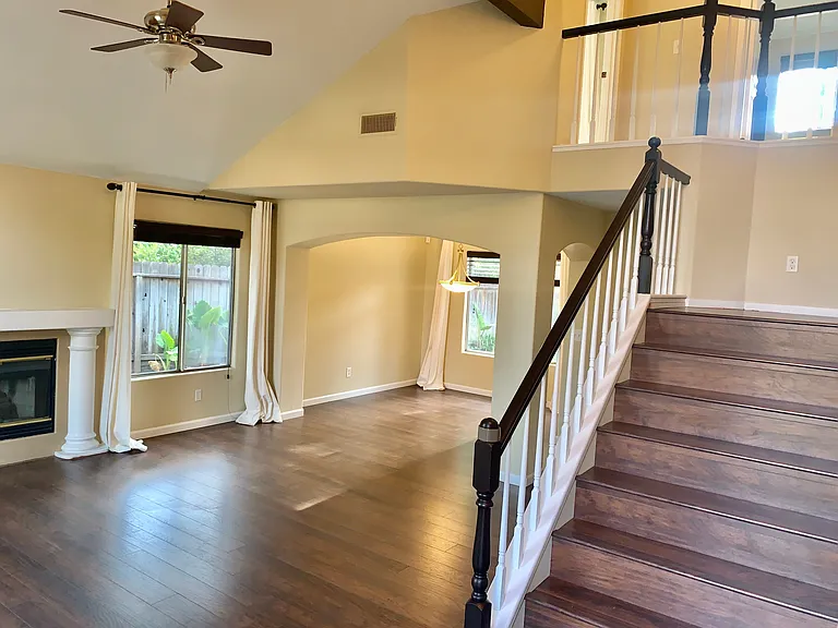 1023 E Freedom Ave — Photo 2