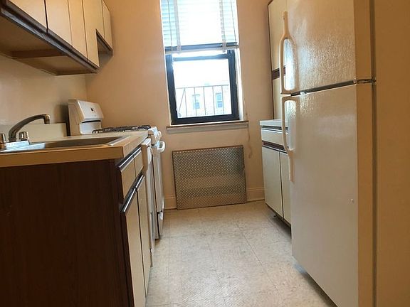 5th image of 6939 Yellowstone Blvd APT 602