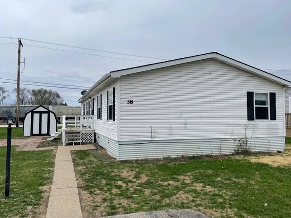 38 Erie Ln #E38, Winona, MN 55987