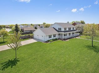 3951 Presque Isle Ct, Green Bay, WI 54301