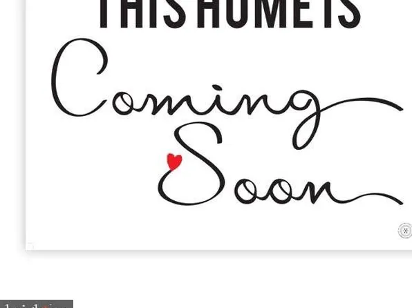 102 Evergreen St, Sterling, VA 20164