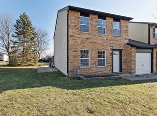 1489 Walnut Cir, Carol Stream, IL 60188