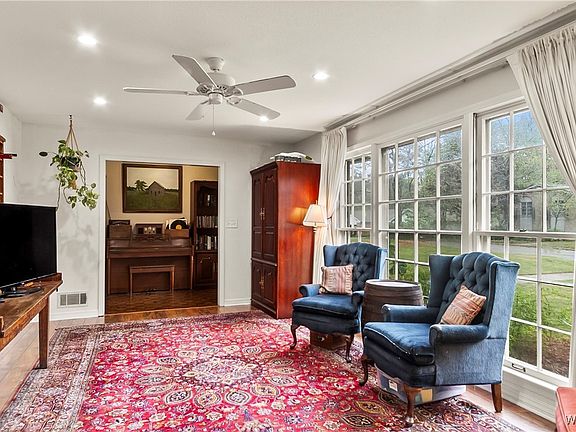 5th image of 605 Innsbruck Ct