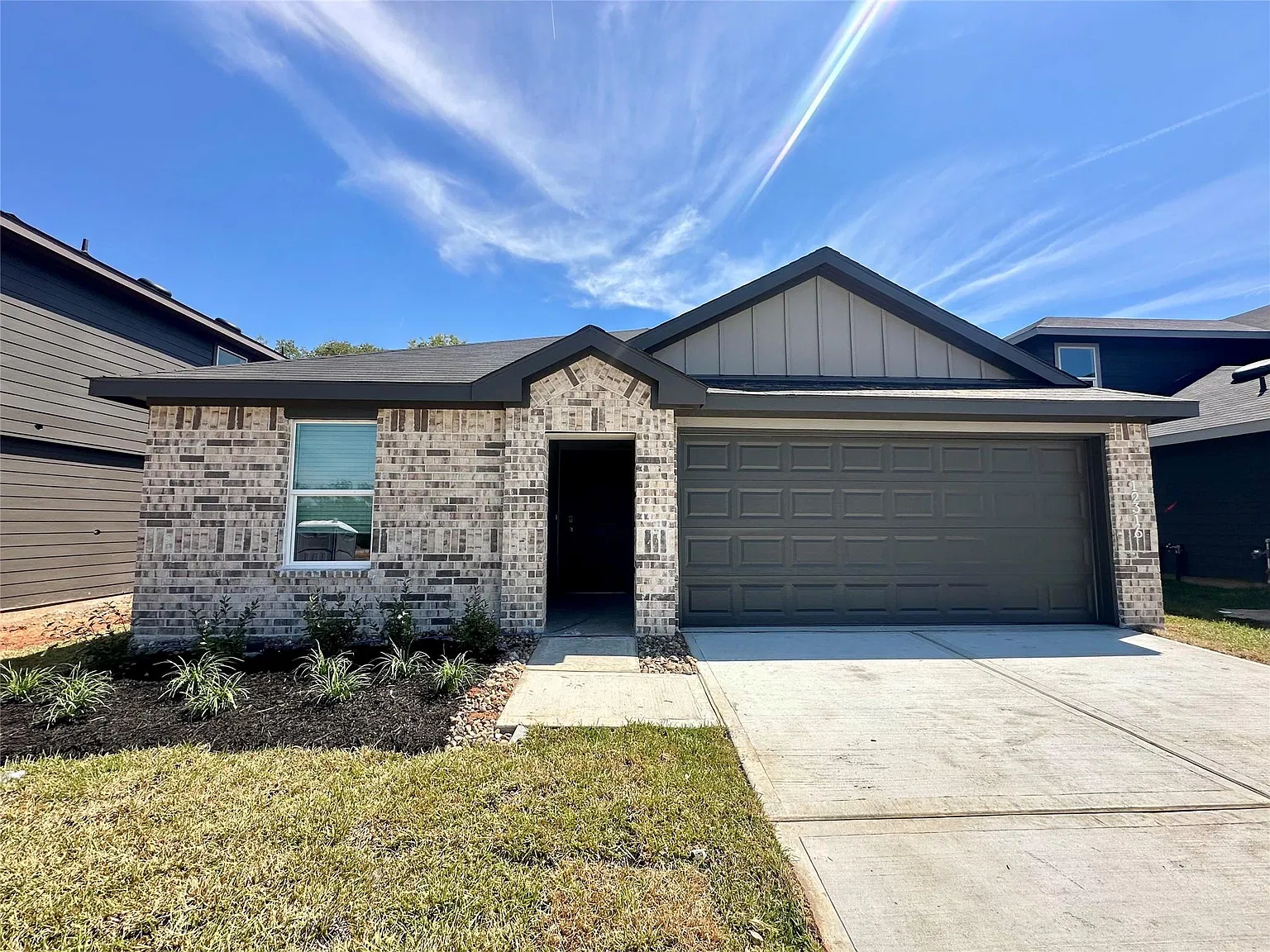 4 bed, 2.0 bath, 1476 sqft, $1,795 — Photo 1