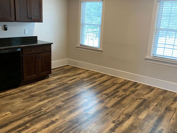 4th image of 323 Golden Valley Dr
