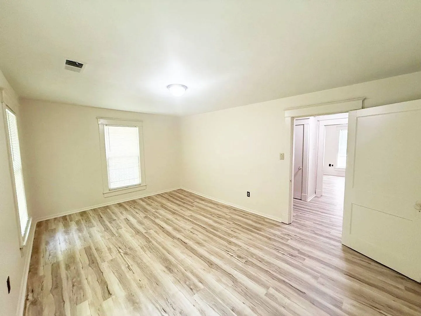 Cozy 2-Bedroom Rental in Memphis — Photo 4