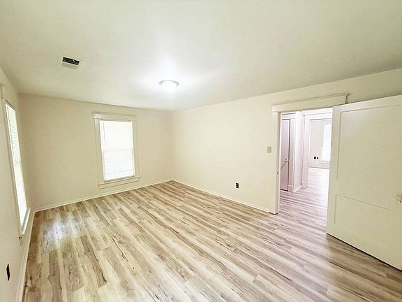 4th image of 446 Buntyn St