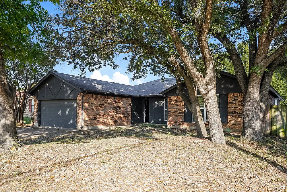 3 bed, 2.0 bath, 1790 sqft, $2,170 — Photo 3