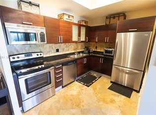 3250 Grand Ave APT 404, Miami, FL 33133