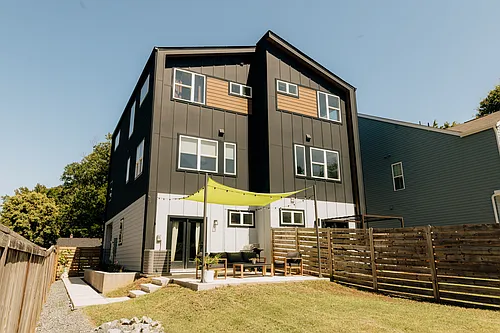 1107 Holland Ave Photo 1