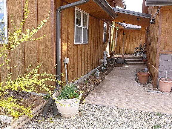 4th image of 61 Autumn Leaf Ln