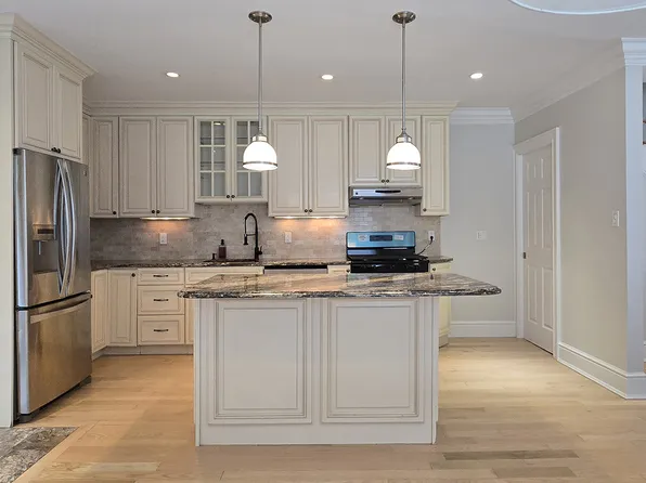 189 Henry St APT A, Greenwich, CT 06830