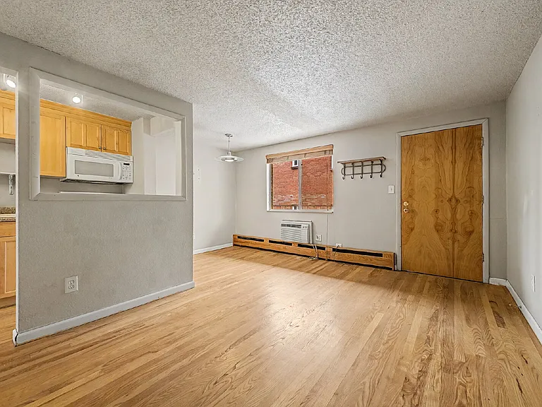 148 S Emerson St #203 — Photo 5