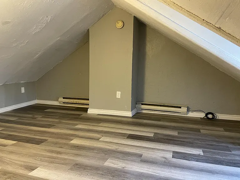 Attic (Additional Bedroom/Home Office)