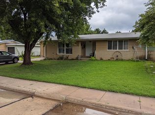 740 Greenbriar Cir, Salina, KS 67401