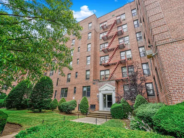 2685 East Seventh Street image 2 of 25