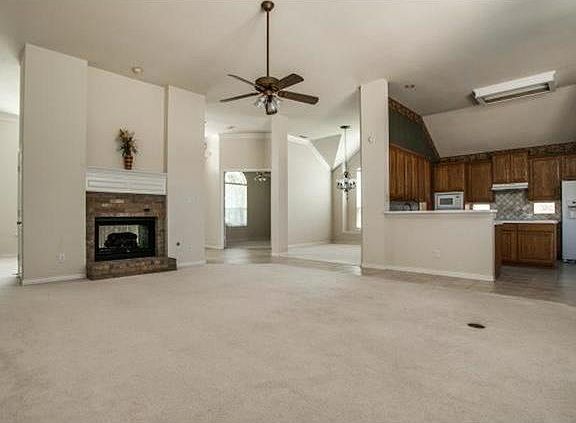 3rd image of 2405 Mesa Oak Trl
