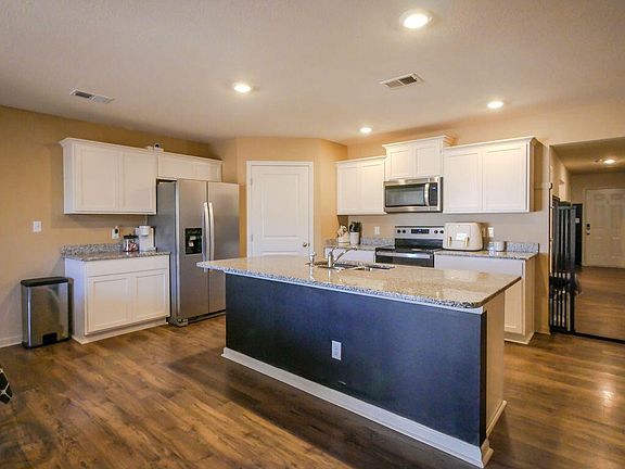 3rd image of 114 Dupitt Cir