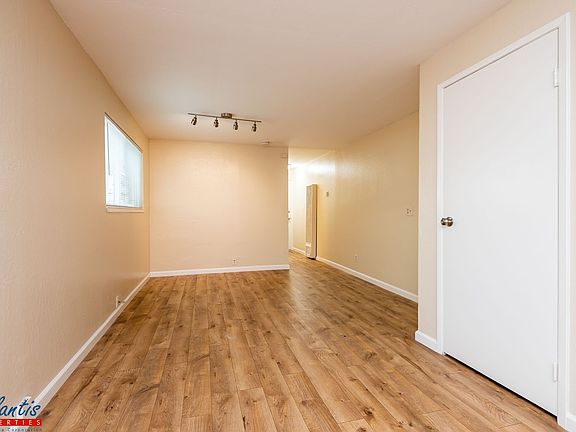 3rd image of 1272 Poplar Ave APT C