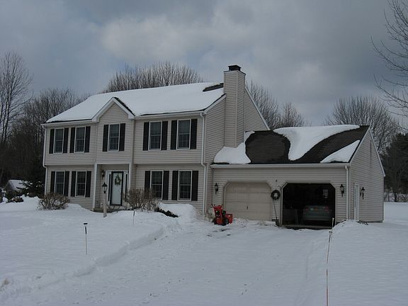 3rd image of 12 Thistlewood Dr