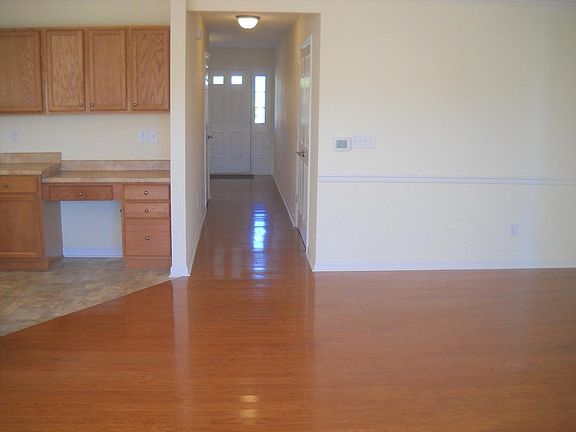 3rd image of 302 Pink Dogwood Ln