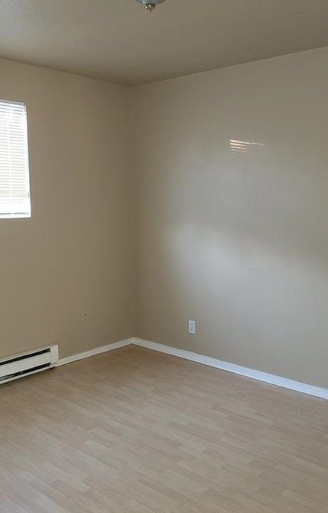1st image of 1025 Woodlawn Ave #A